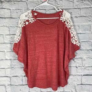 Womens scoopneck 3/4 sleeve batwing top w/floral lace shoulder S